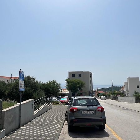 Apartment Lucija - Cozy Flat In The City Center With A Sea View & Parking Makarska Exterior photo