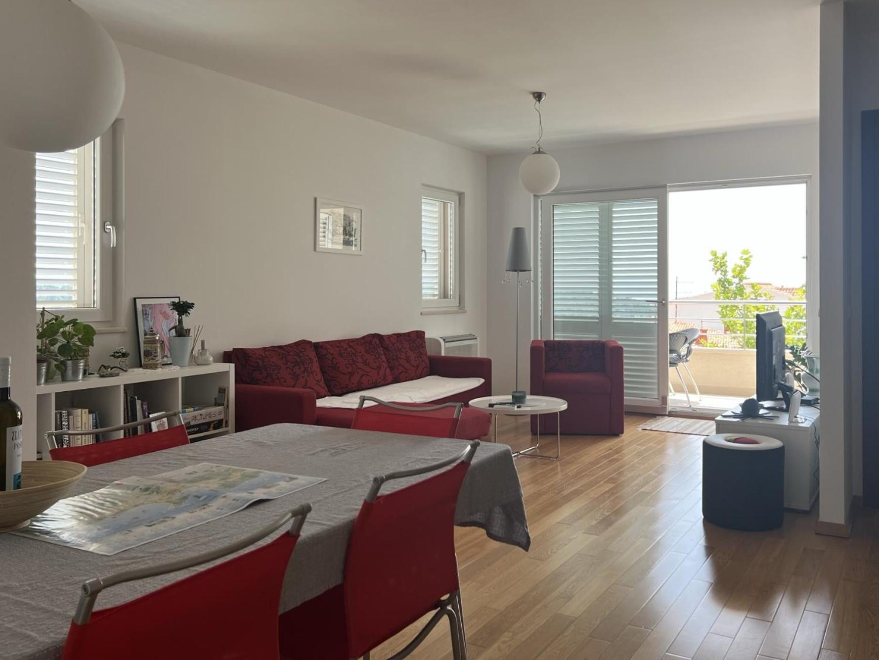 Apartment Lucija - Cozy Flat In The City Center With A Sea View & Parking Makarska Exterior photo